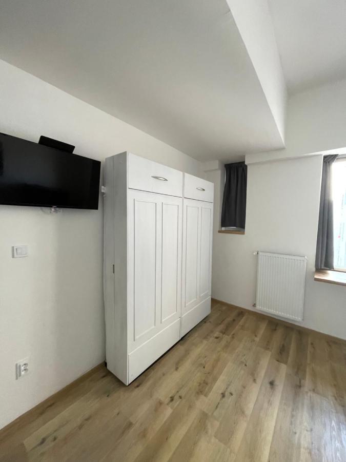 Garsoniera Ostrava City Centr, Na Hradbach 118 エクステリア 写真