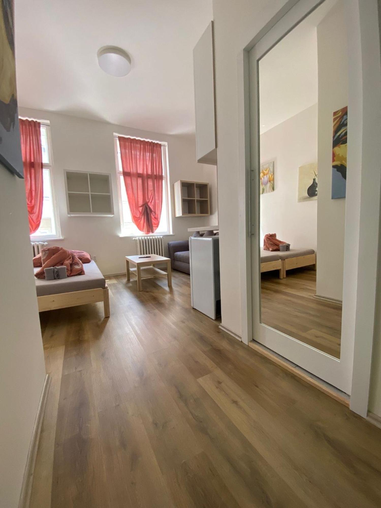 Garsoniera Ostrava City Centr, Na Hradbach 118 エクステリア 写真